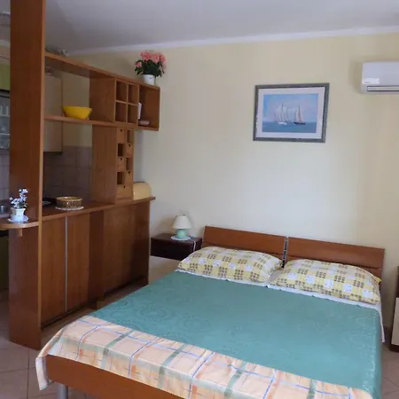 12368a Apartment *